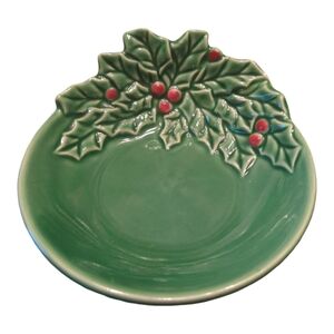 Holly& Berries Sonoma green dish